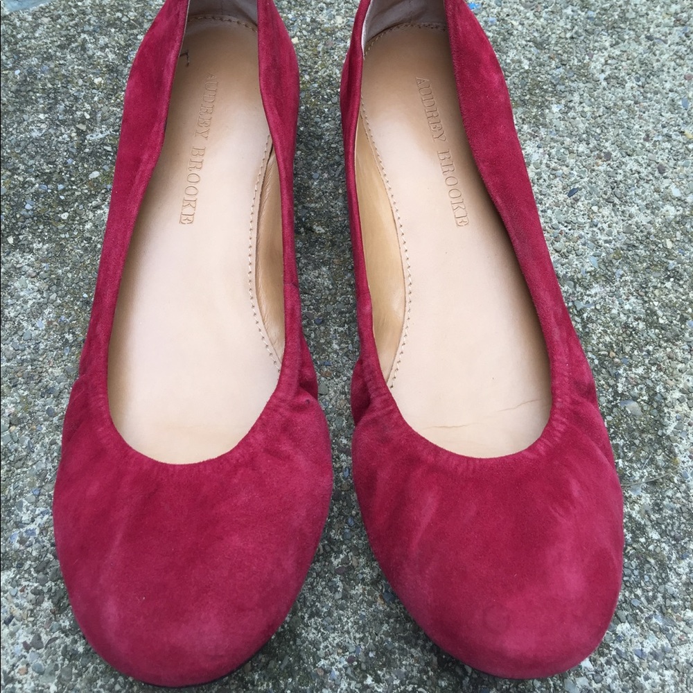 Aubrey Brooke Burgundy Red Suede Flats Shoes 7M